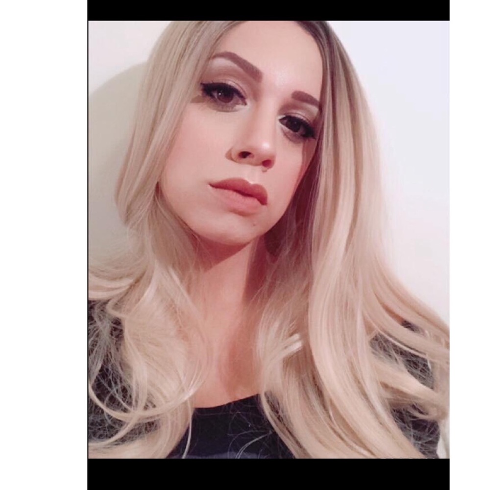 Ash Blonde Ombré High Density Heat Resistant Wig - Picture 11 of 11